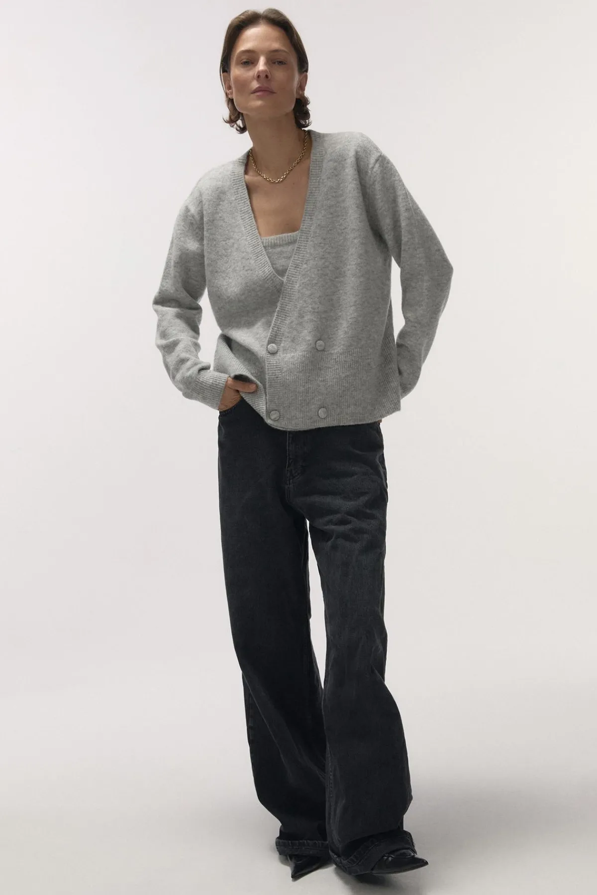 Love Stories Iris Gemütliche Strickjacke mit Knöpfen Grau Online