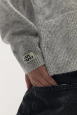 Love Stories Iris Gemütliche Strickjacke mit Knöpfen Grau Online