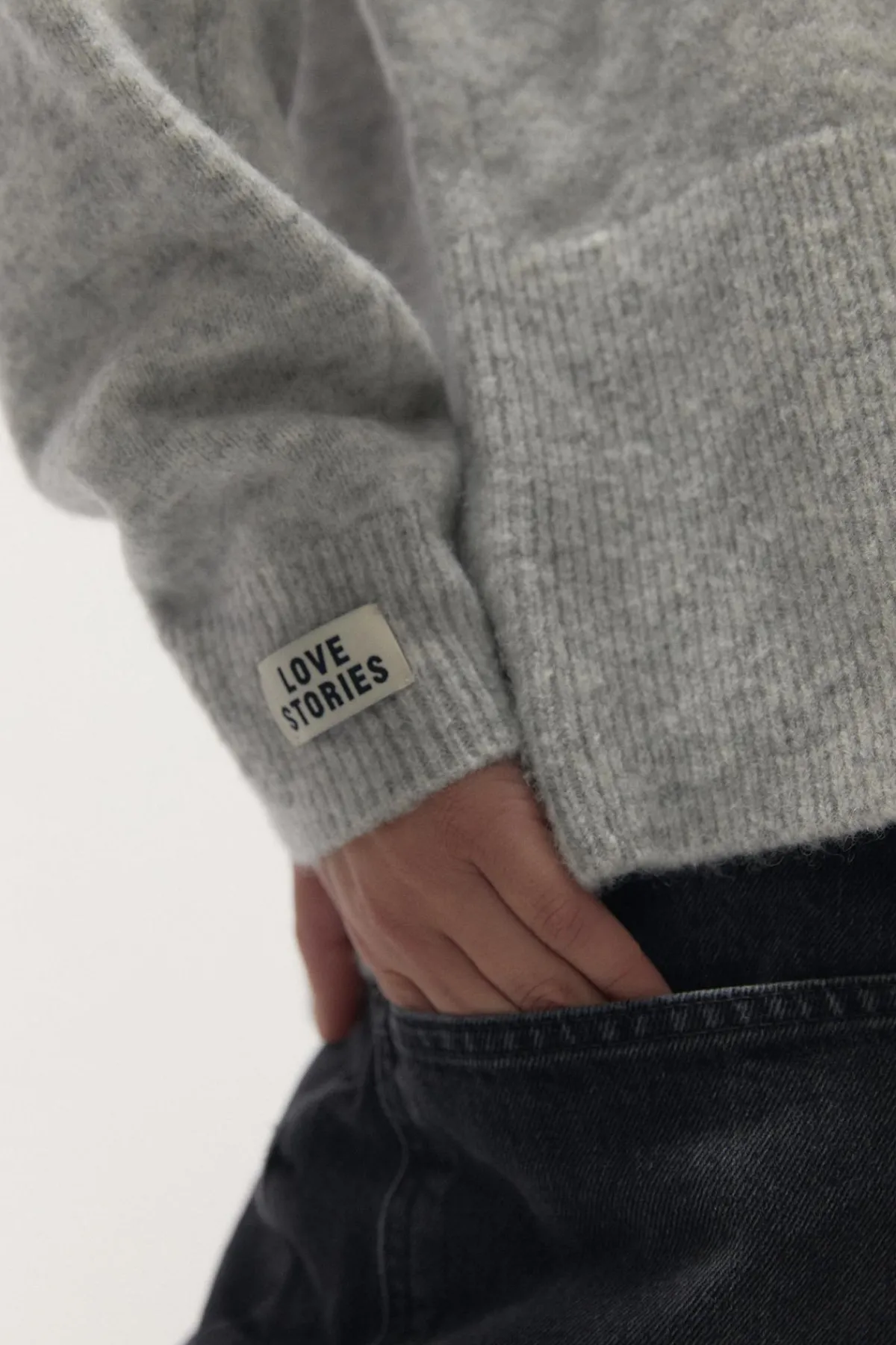 Love Stories Iris Gemütliche Strickjacke mit Knöpfen Grau Online
